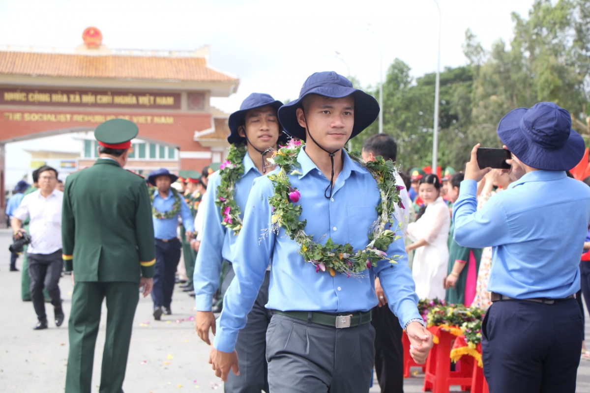 tien Doi k len duong, tiep noi hanh trinh tim dong doi tren dat campuchia hinh anh 5