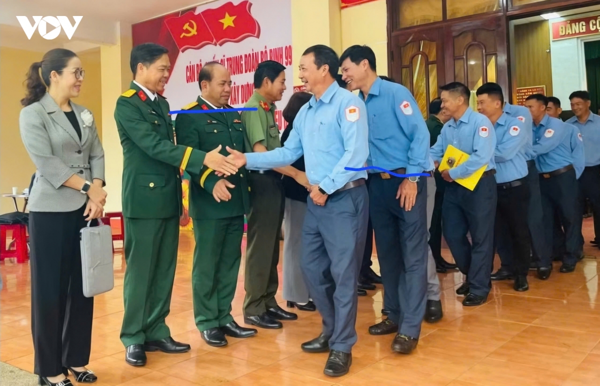 Doi k52 xuat quan tim kiem, quy tap hai cot liet si tai campuchia hinh anh 1