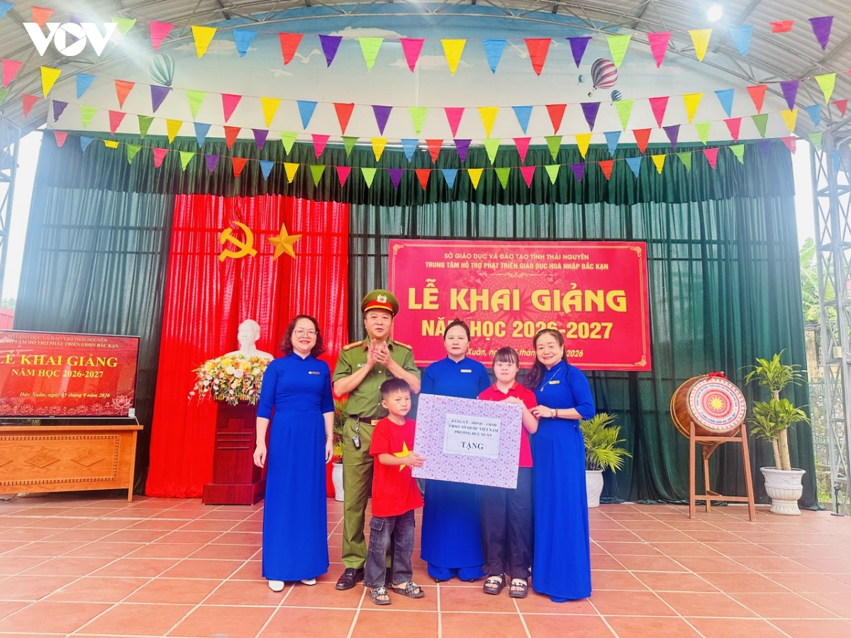 noi nam hoc moi bat dau tu yeu thuong va kien nhan hinh anh 6