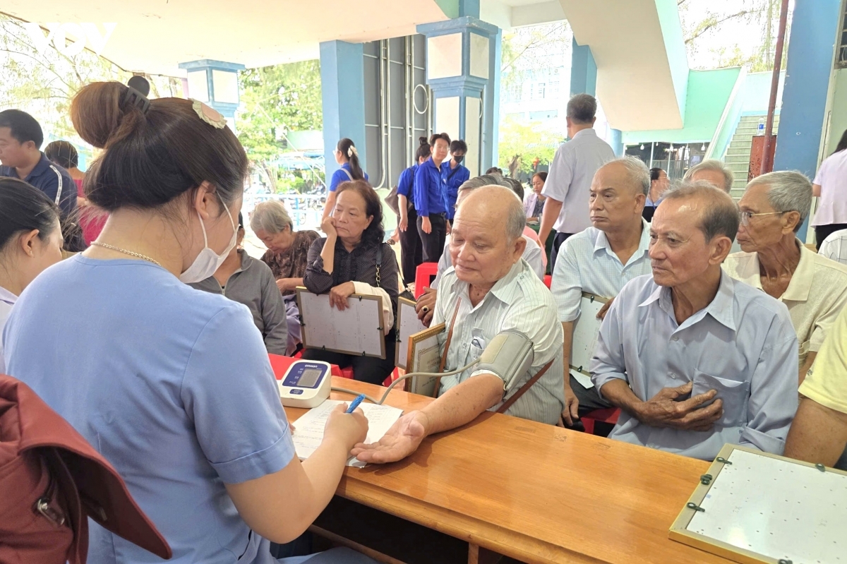 Cà Mau quan tâm sức khỏe người cao tuổi, đẩy mạnh khám sức khỏe toàn dân