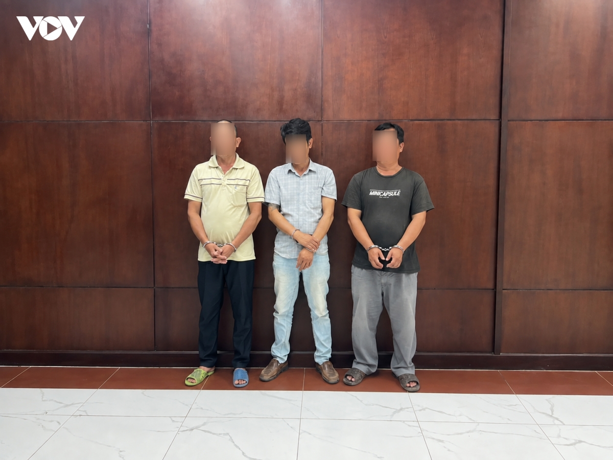 khoi to 10 bi can vu san xuat, buon ban hon 42.000 binh gas gia hinh anh 1