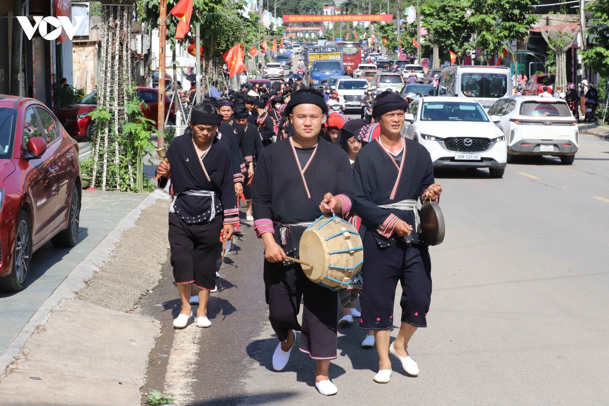 son la thu hon 300 ty dong dich vu du lich dip le quoc khanh 2 9 hinh anh 2