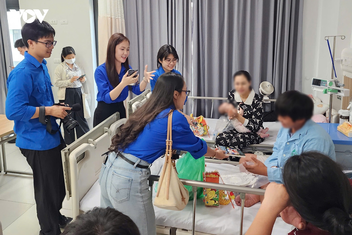 mang khong khi trung thu den voi benh nhi tai benh vien bach mai co so ninh binh hinh anh 7