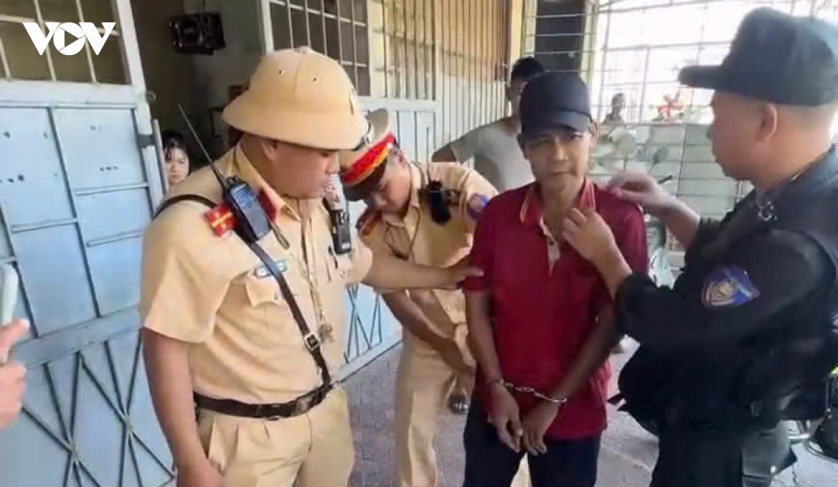 bat giu lai xe khach duong tinh voi ma tuy khi tham gia giao thong hinh anh 1