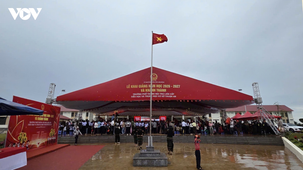 hoc sinh ca nuoc han hoan trong le khai giang nam hoc moi 2026-2027 hinh anh 39