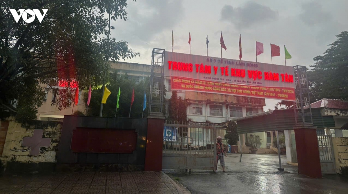 cong an lam Dong kham xet trung tam y te khu vuc ham tan hinh anh 2