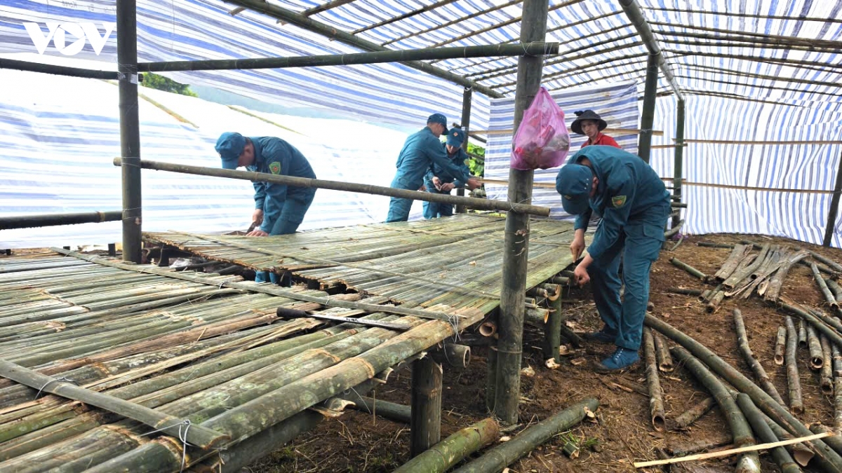 lam Dong di doi 78 ho dan o xa quang son ra khoi khu vuc sat truot hinh anh 2