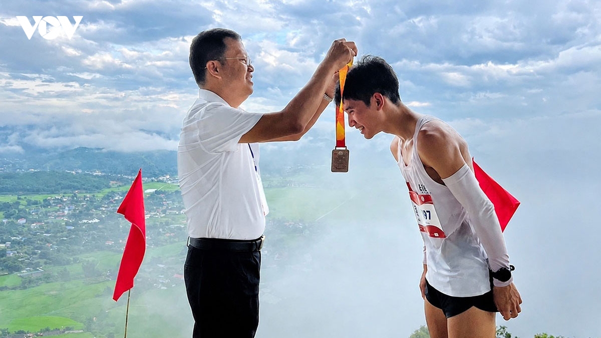 than uyen lan toa ban sac van hoa trong dip tet Doc lap hinh anh 2