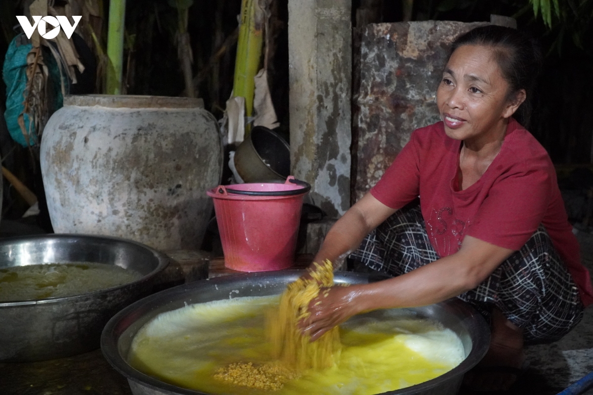 nghe lam banh gai cua nguoi viet tai lao hinh anh 5