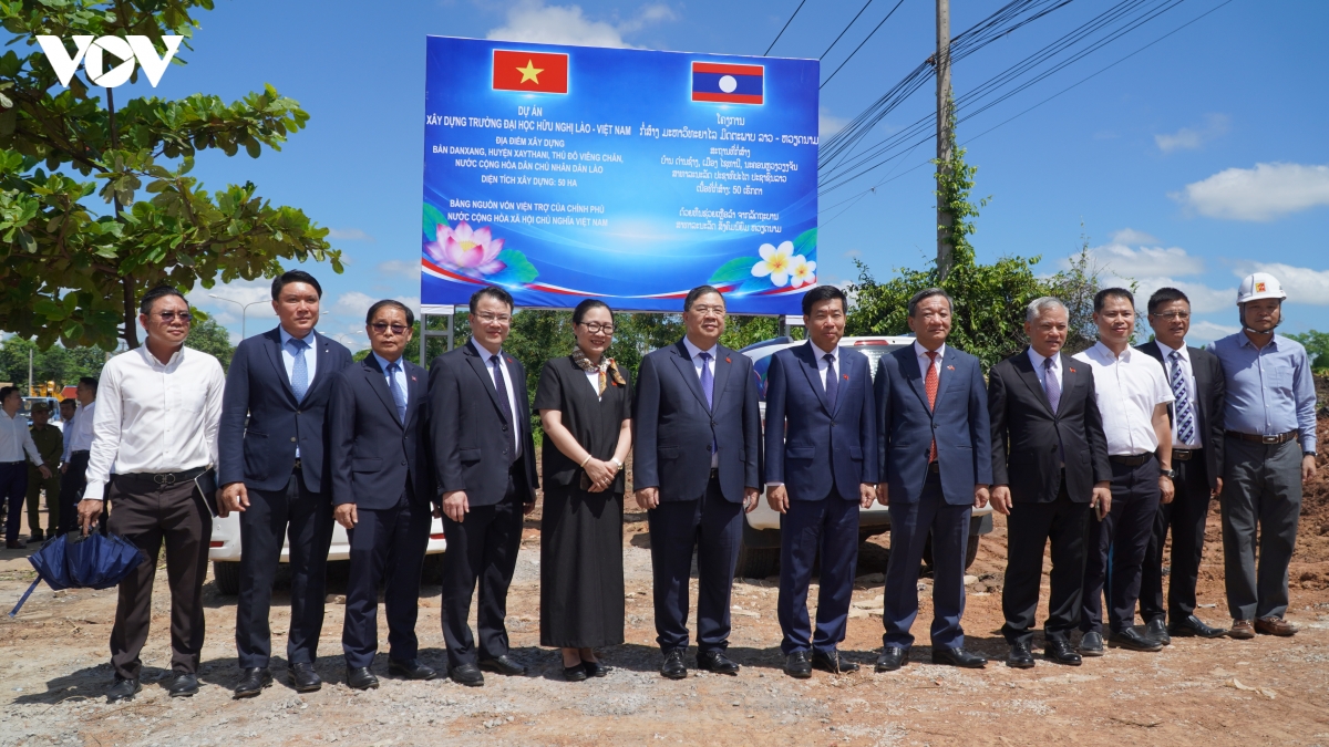 pho thu tuong thuong truc pham gia tuc tham va lam viec tai lao hinh anh 6