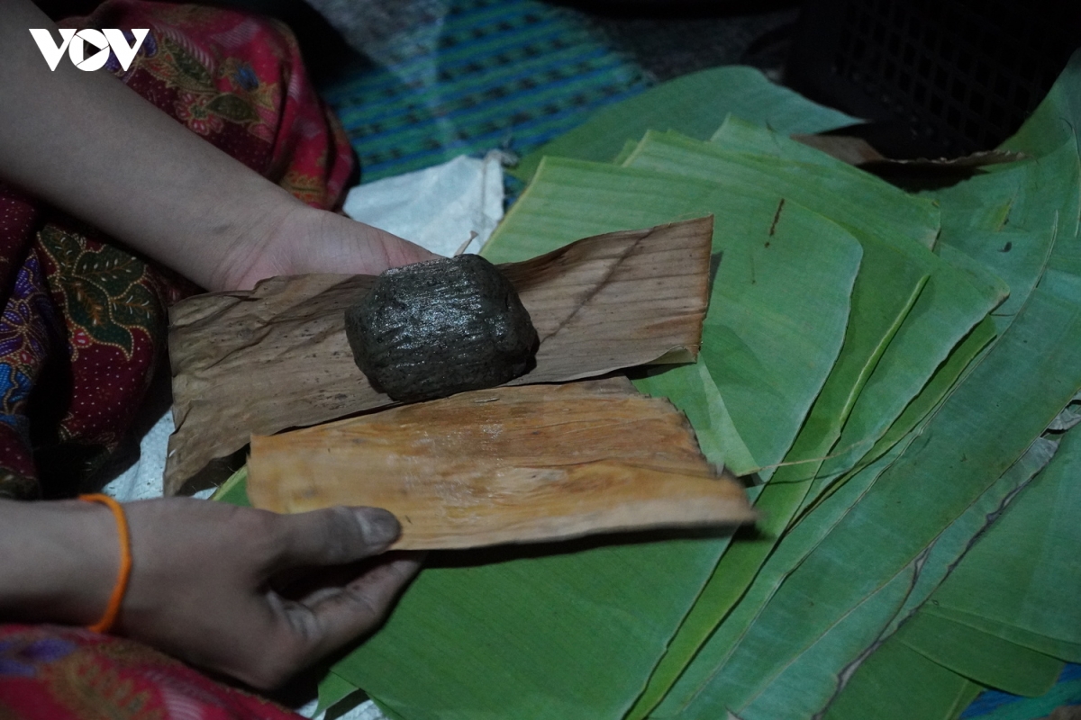 nghe lam banh gai cua nguoi viet tai lao hinh anh 8
