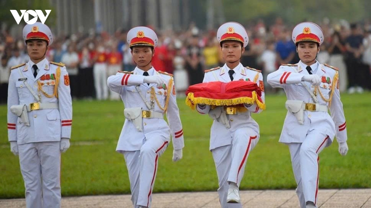 Xúc động lễ thượng cờ tại Quảng trường Ba Đình