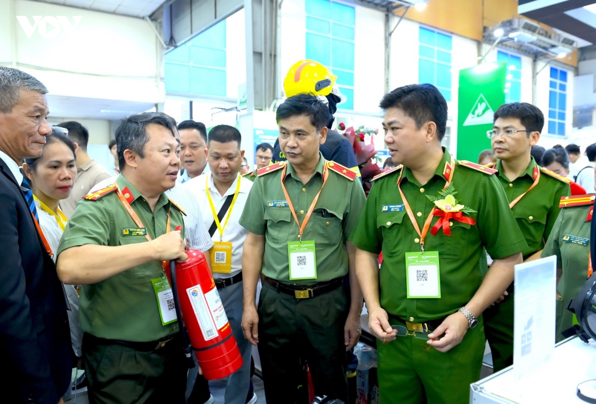 khai mac trien lam quoc te ve ky thuat, phuong tien pccc cnch nam 2026 hinh anh 5