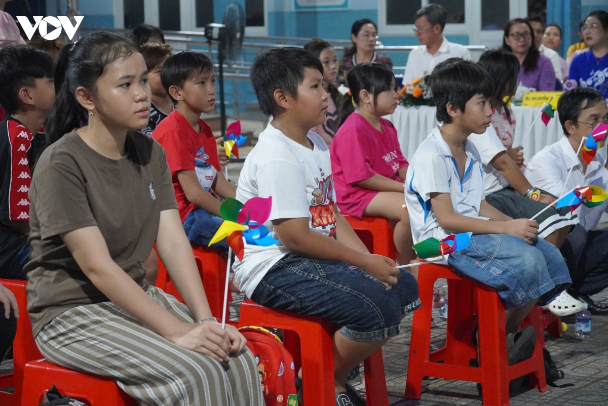 nam sinh 17 tuoi hoc lop 5 pho cap, nuoi uoc mo vao dai hoc hinh anh 2