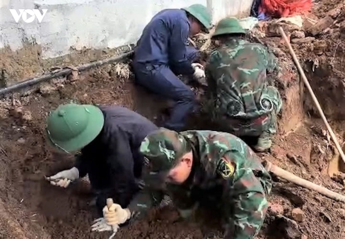 phat hien 2 hai cot liet si tai khu pho thanh co quang tri hinh anh 1
