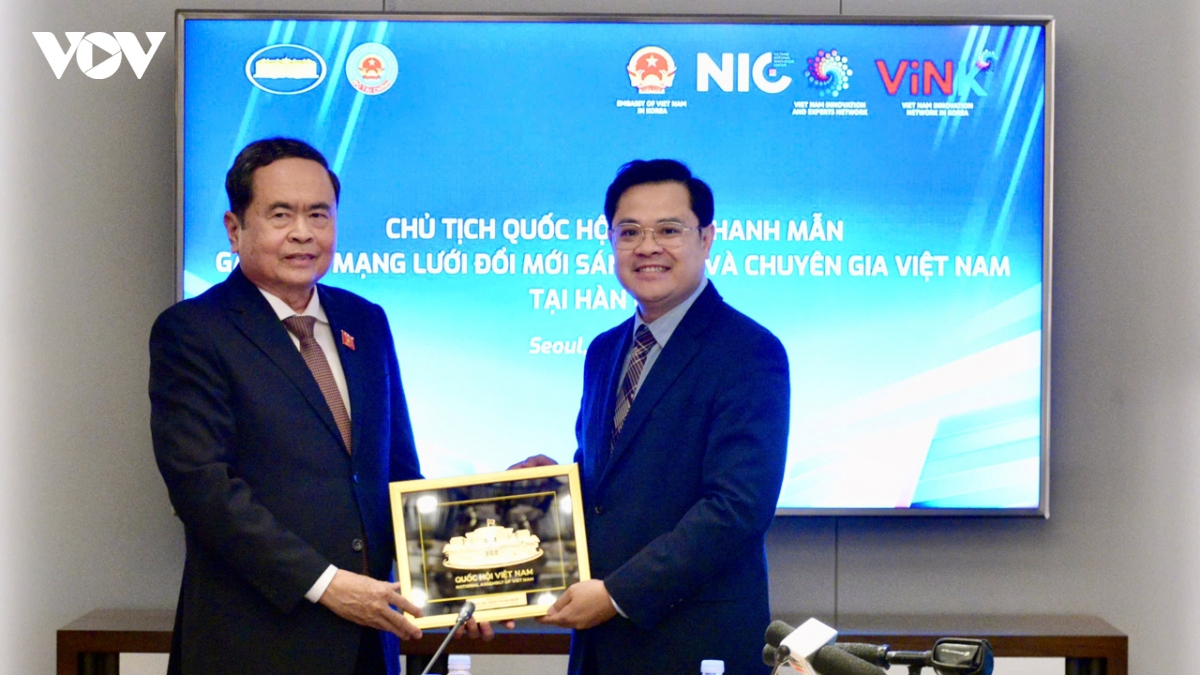 chu tich quoc hoi gap mang luoi Doi moi sang tao, chuyen gia viet nam tai han quoc hinh anh 4
