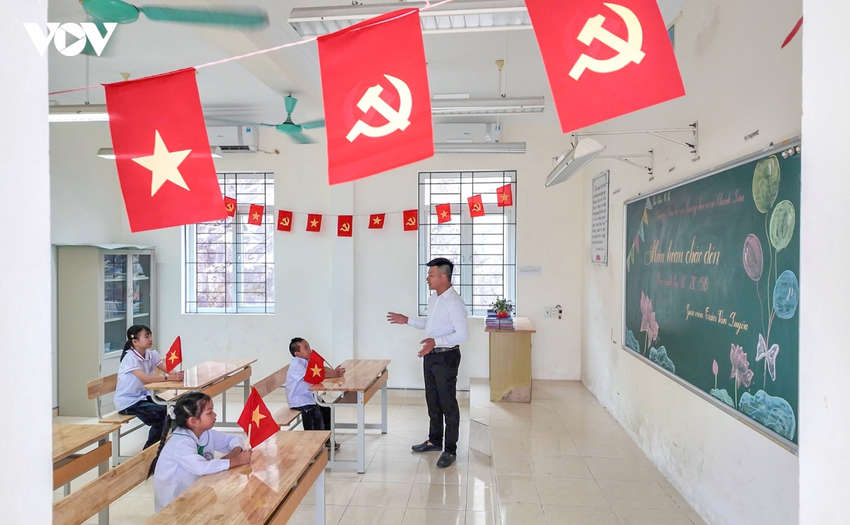 le khai giang dac biet cua hoc sinh mien nui, hai dao quang ninh hinh anh 11