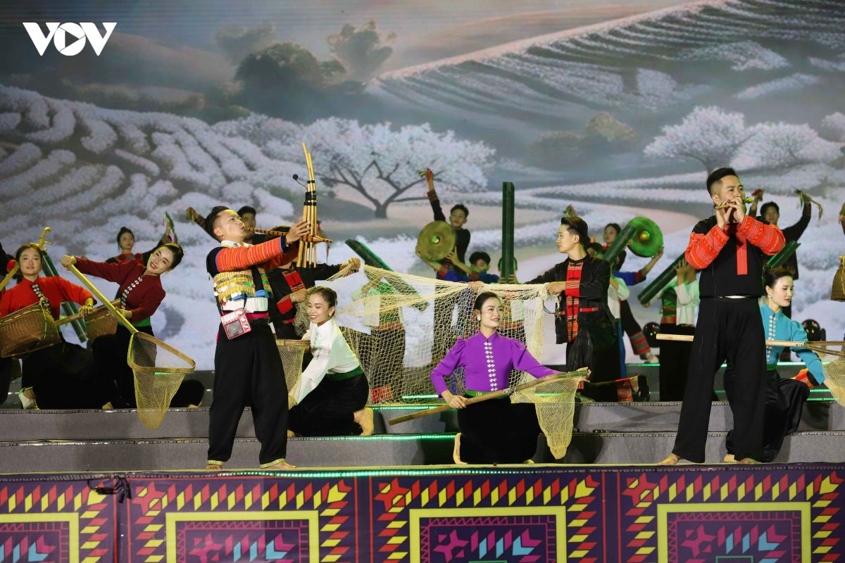 An tuong dem hoi moc chau - tieng goi mua yeu hinh anh 4