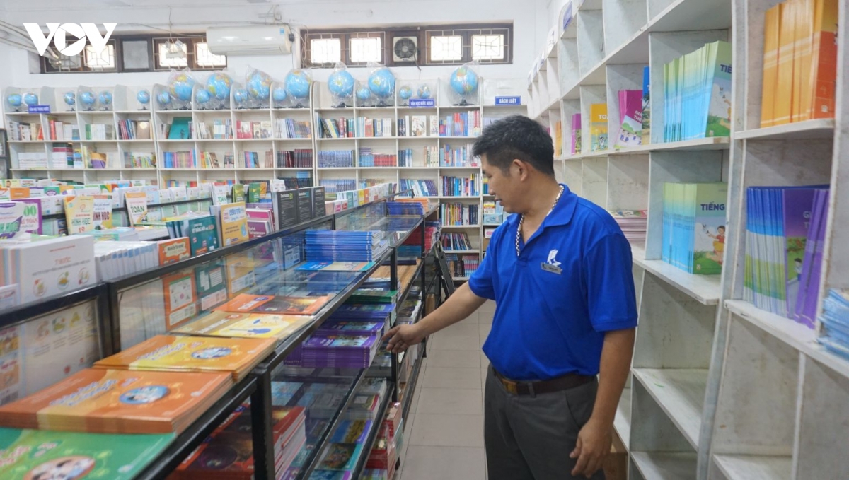 thieu sach giao khoa dau nam hoc, hue dang tim giai phap khac phuc hinh anh 3