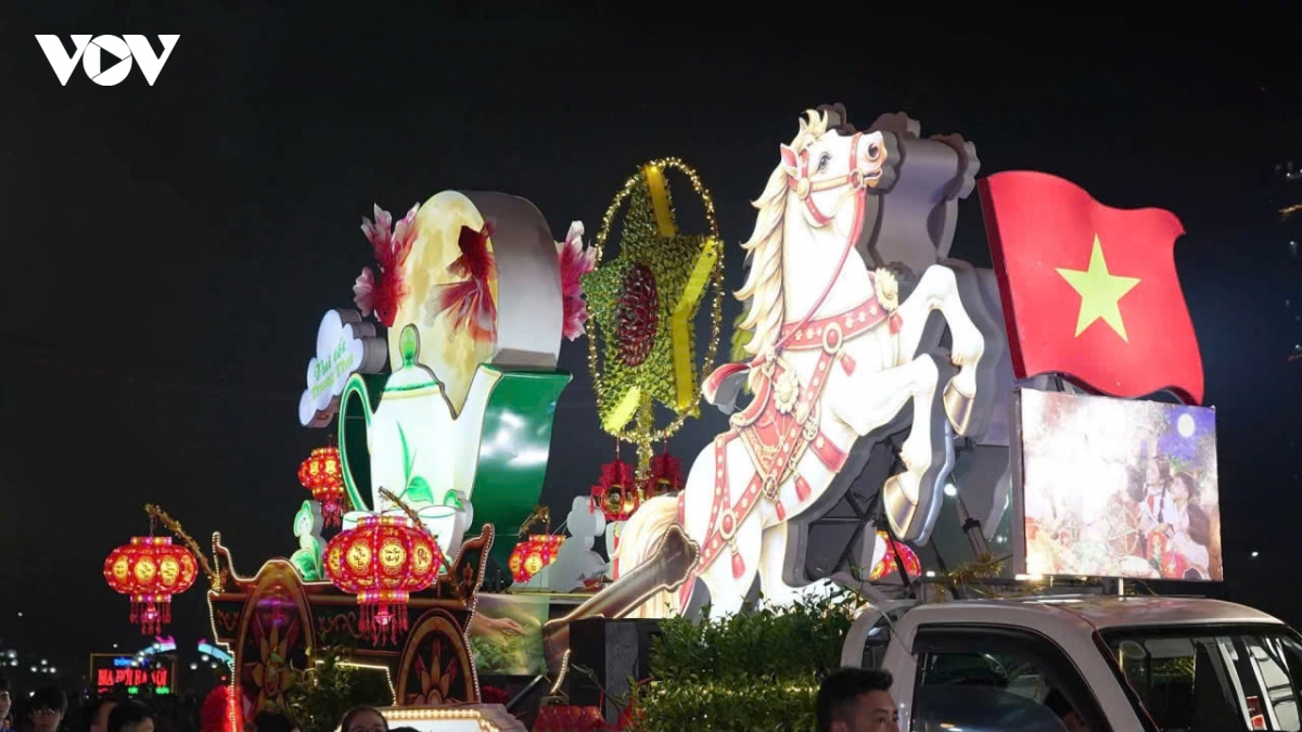 Thái Nguyên - “Rộn ràng mùa trăng yêu thương”