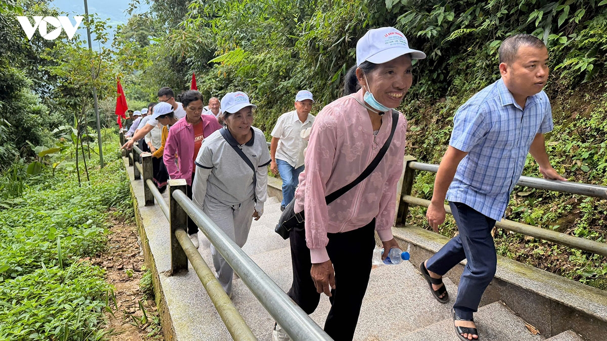 cot moc a pa chai, nga ba bien gioi viet nam - lao - trung quoc thanh diem du lich hinh anh 3