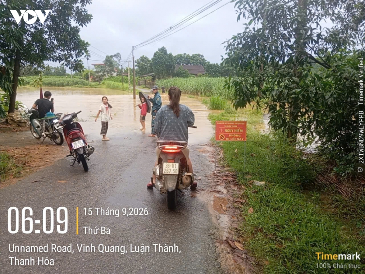 thanh hoa nhieu khu vuc bi chia cat, hang nghin hoc sinh nghi hoc hinh anh 3