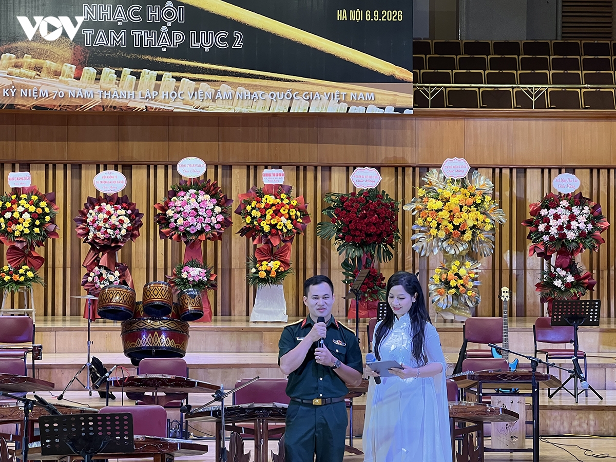 nsnd pham ngoc khoi phuong tay co piano, am nhac viet nam co tam thap luc hinh anh 7
