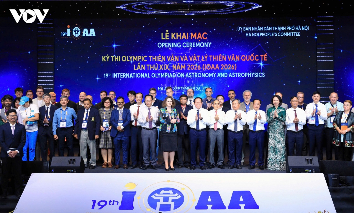 pho thu tuong du khai mac ky thi olympic thien van va vat ly thien van quoc te hinh anh 1