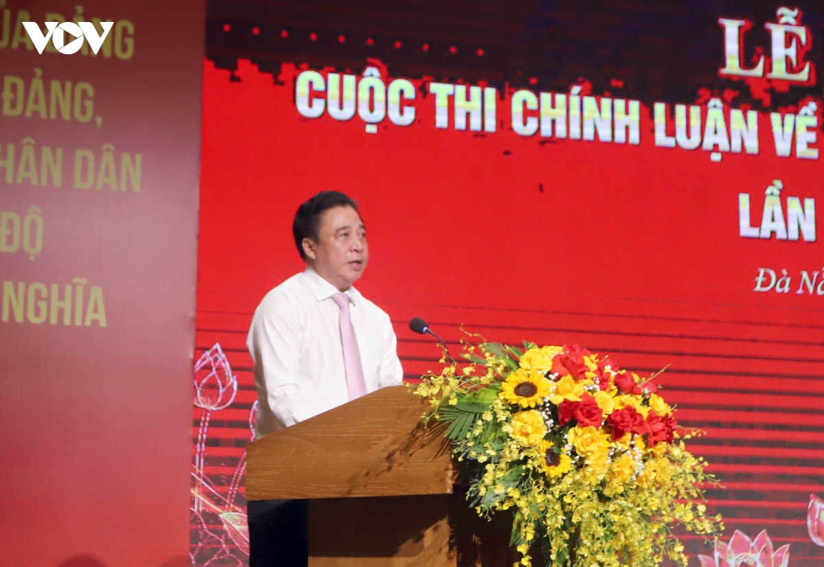Da nang trao giai cuoc thi chinh luan ve bao ve nen tang tu tuong cua Dang hinh anh 2