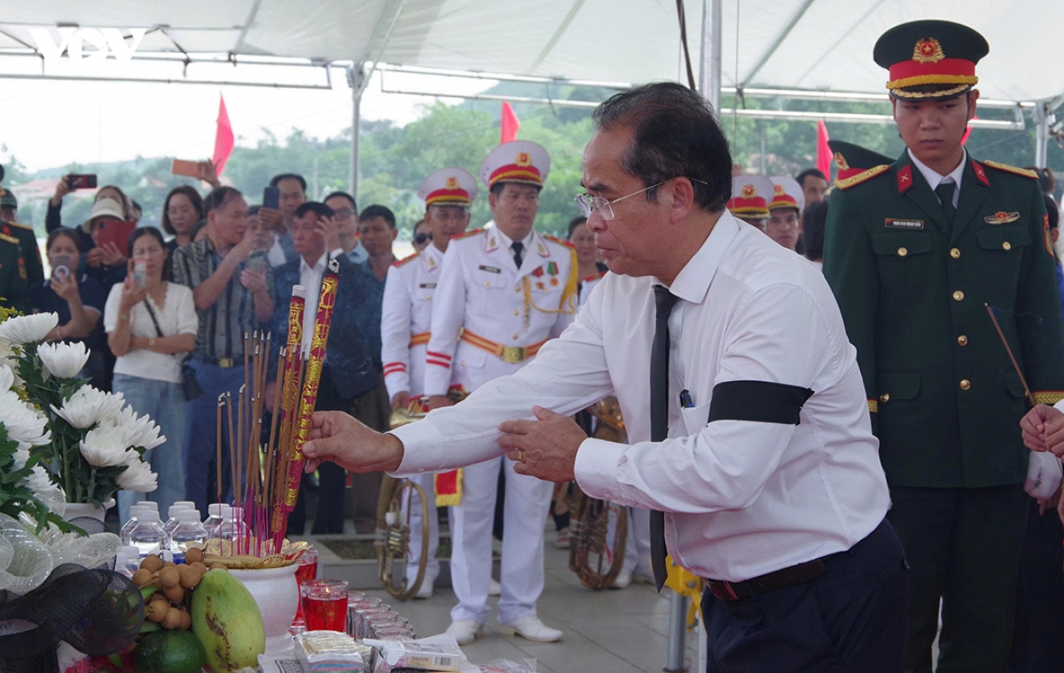 truy dieu, an tang liet si tai xa hiep Duc, Da nang hinh anh 1