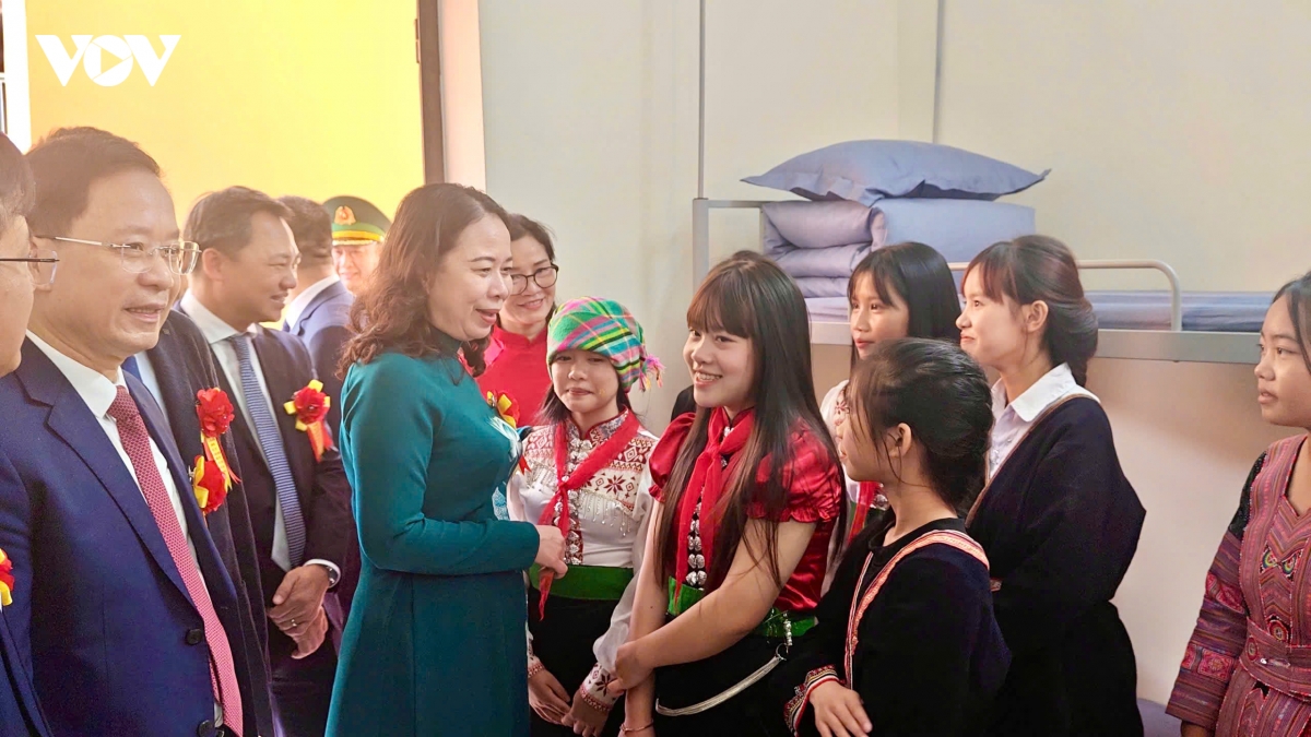 lanh dao Dang, nha nuoc du le khanh thanh diem truong va khai giang nam hoc moi hinh anh 22