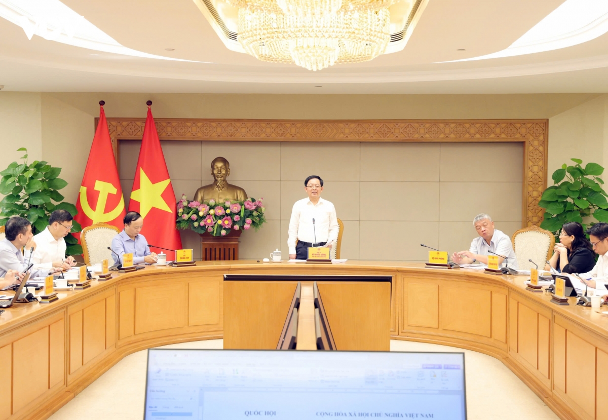 pho thu tuong ho quoc dung chu tri hop ve du an luat Dat dai sua doi hinh anh 2