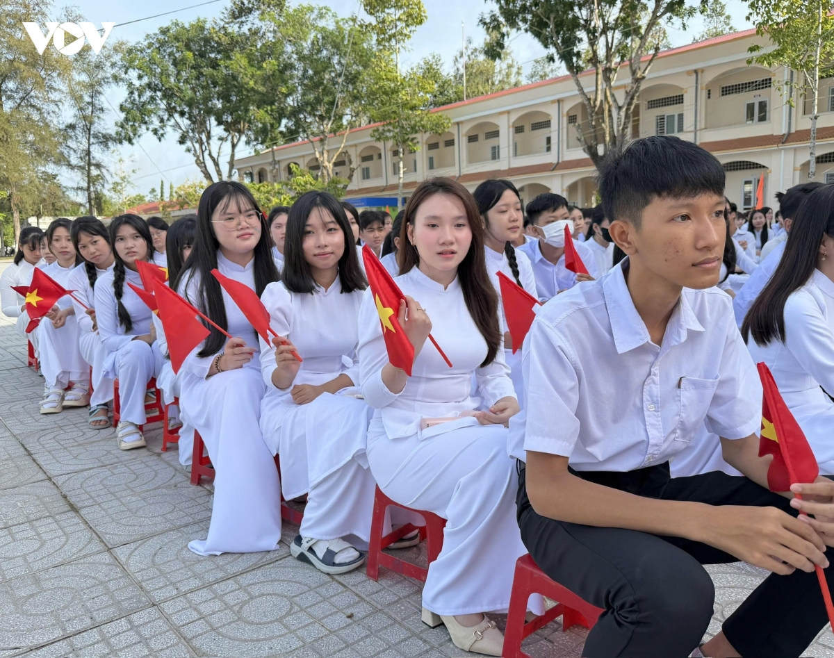 hoc sinh ca nuoc han hoan trong le khai giang nam hoc moi 2026-2027 hinh anh 173