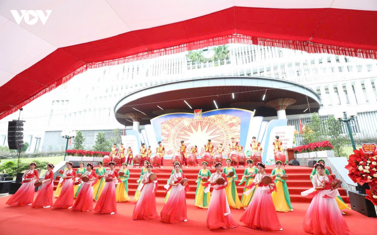 hoc sinh ca nuoc han hoan trong le khai giang nam hoc moi 2026-2027 hinh anh 333