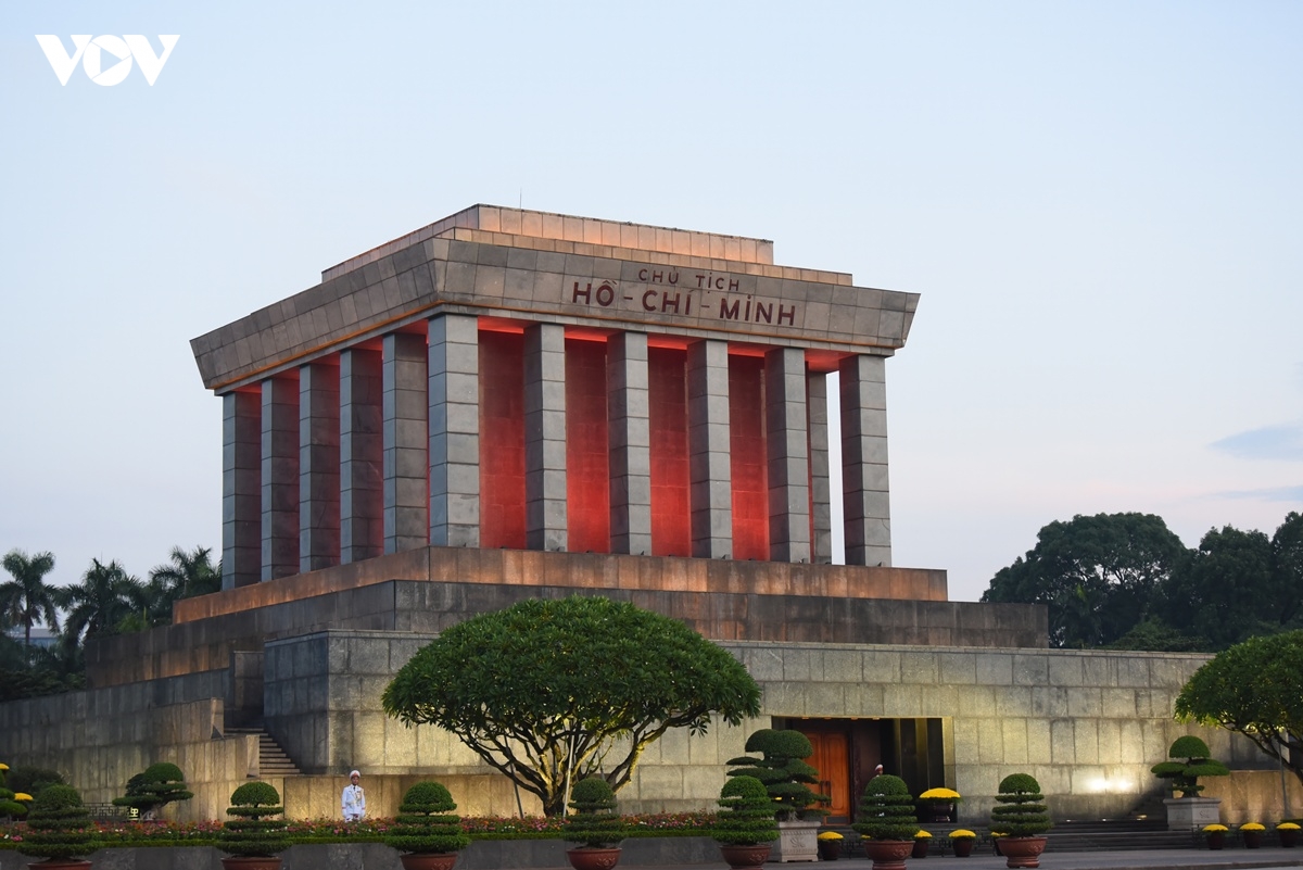 hang nghin nguoi dan theo doi le thuong co tren quang truong ba Dinh sang 1 9 hinh anh 3