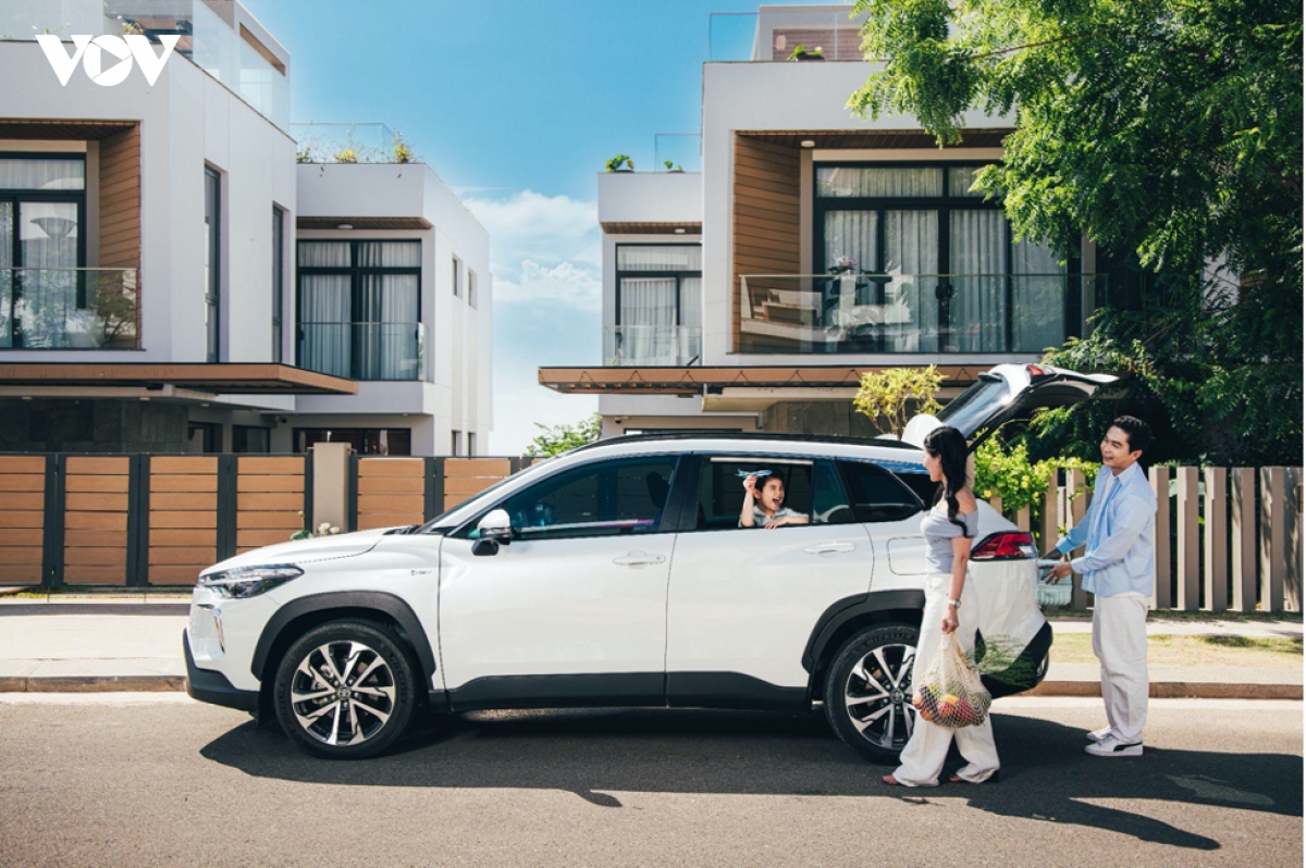 toyota corolla cross hev mau suv gia dinh thuc dung, them uu dai khung thang 9 hinh anh 1