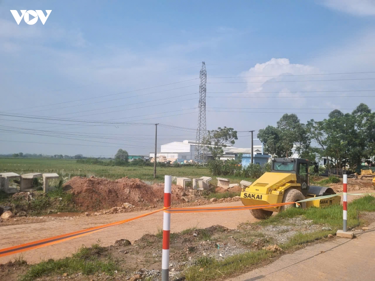 chu dau tu canh cao hai nha thau cham thi cong mo rong quoc lo 2 qua phu tho hinh anh 1