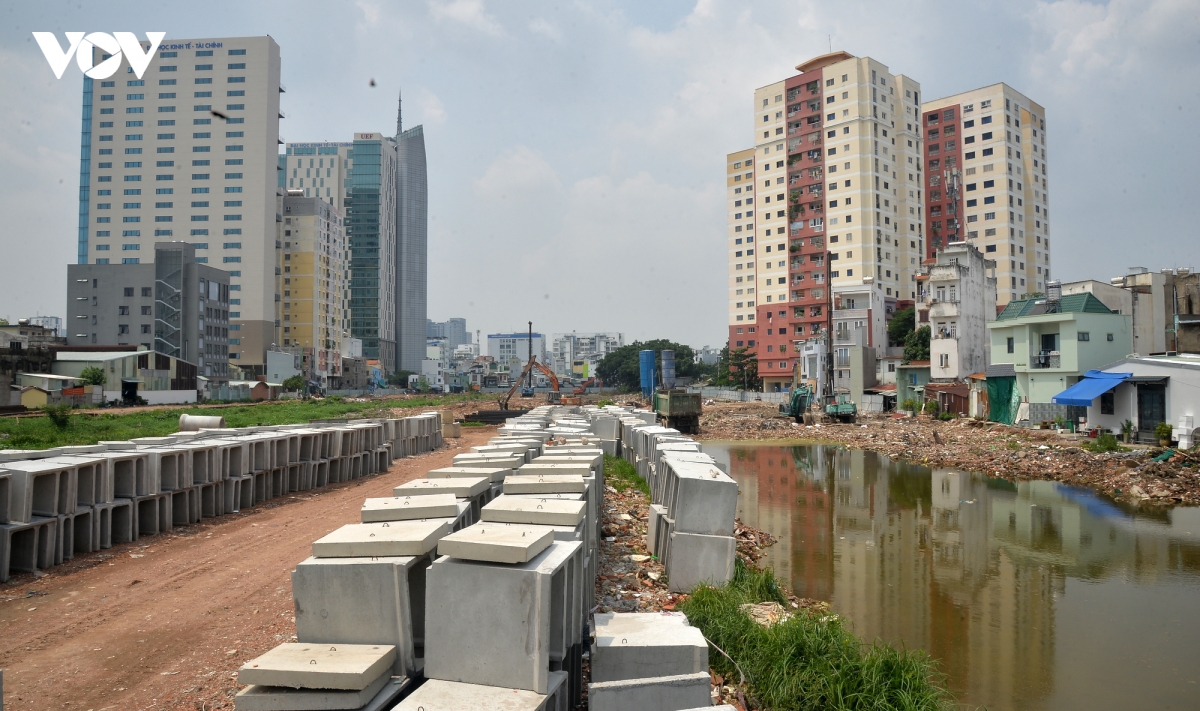 Gỡ vướng “luồng xanh” để tăng tốc dự án rạch Xuyên Tâm