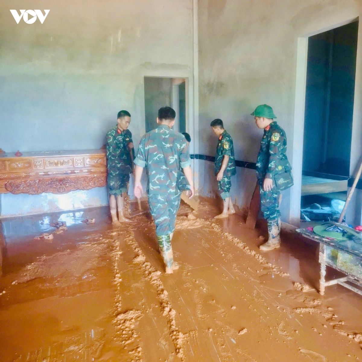 khan truong khac phuc hau qua vung ron lu kim tan thanh hoa hinh anh 3