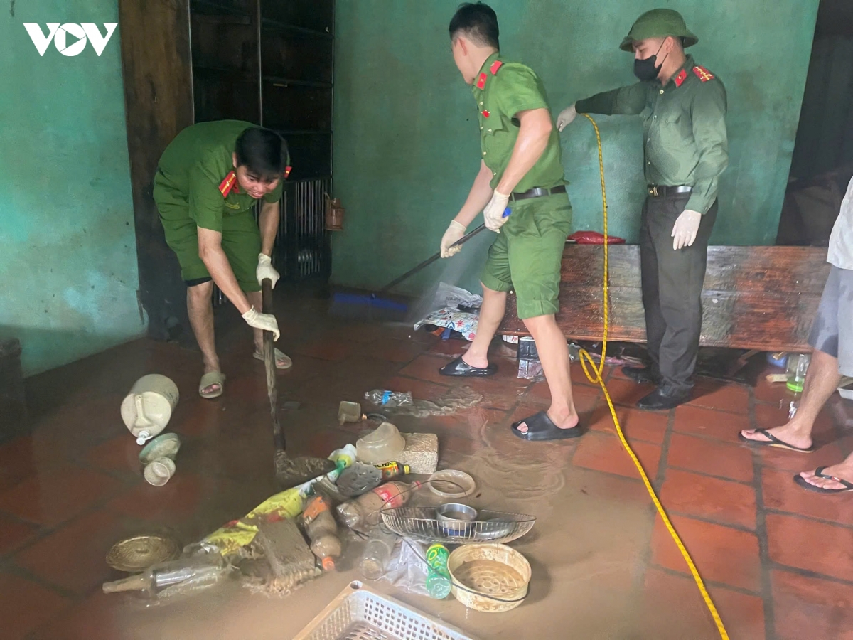 khan truong khac phuc hau qua vung ron lu kim tan thanh hoa hinh anh 8