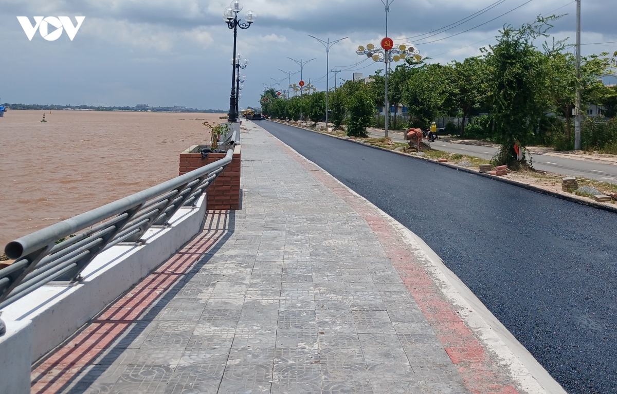 hoan thanh ke thuong thoi tien, bao ve bo song truoc lu, trieu cuong hinh anh 1