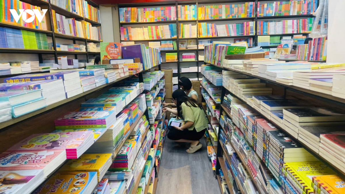Bộ GD&ĐT sẽ sửa chương trình, sách giáo khoa để tăng Tiếng Anh, AI
