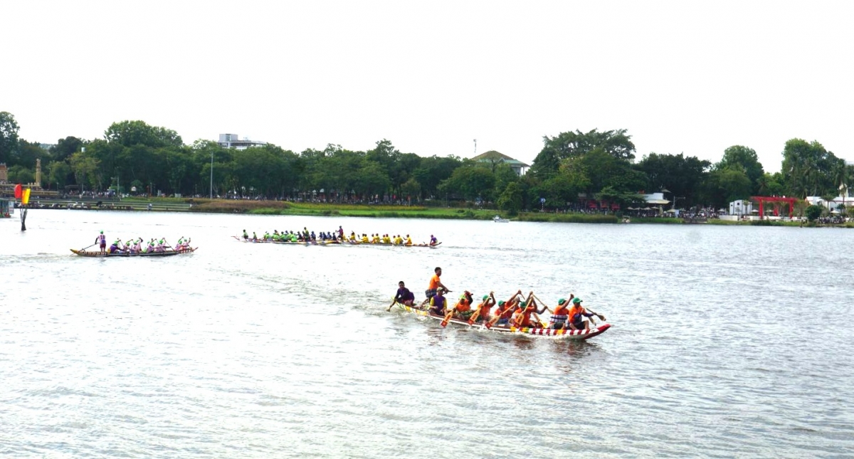 soi noi giai dua ghe truyen thong thanh pho hue lan thu 37 hinh anh 3