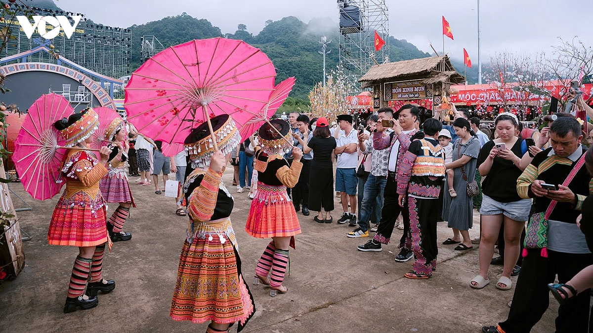nguoi son la di du lich son la hinh anh 14