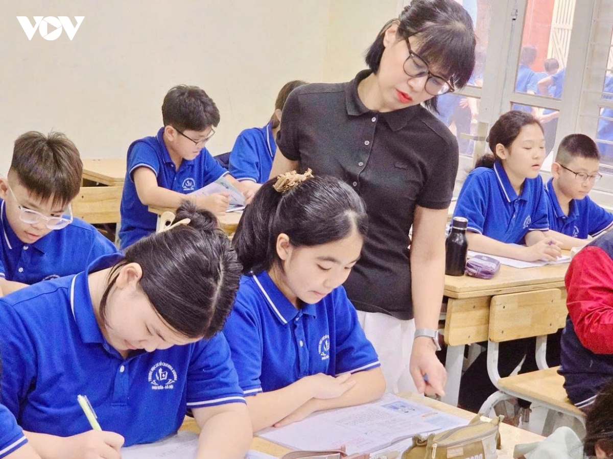 truong giam nguoi, con viec ai lam hinh anh 1