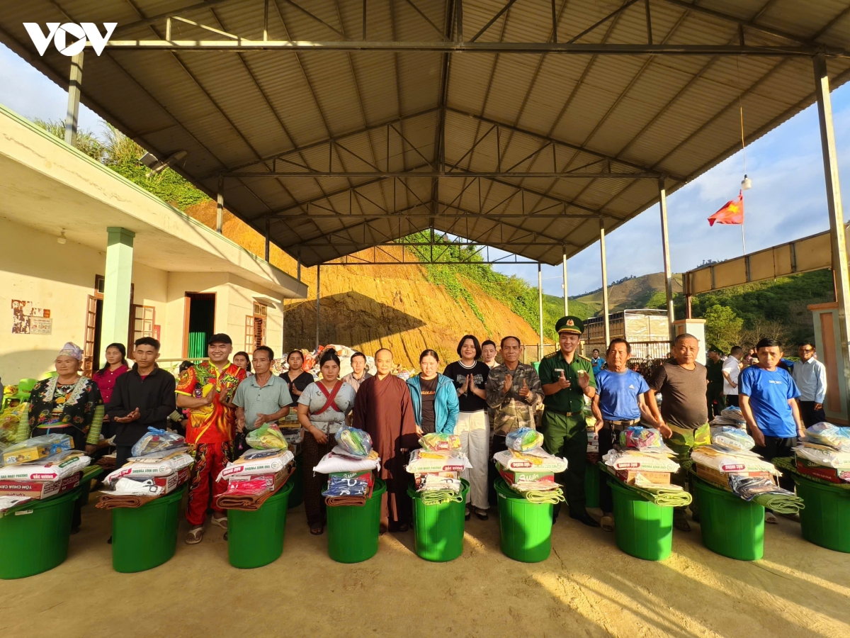 bien cuong son la mua trang tron hinh anh 6