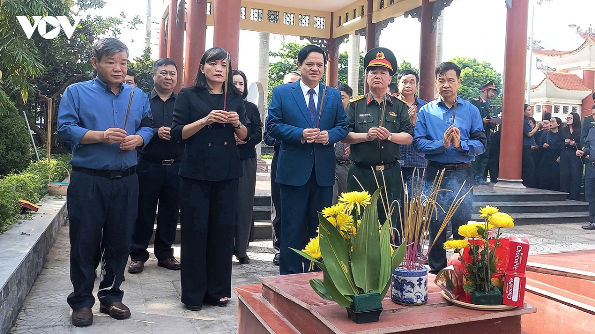 son la truy dieu, an tang hai cot liet si tai yen chau hinh anh 2