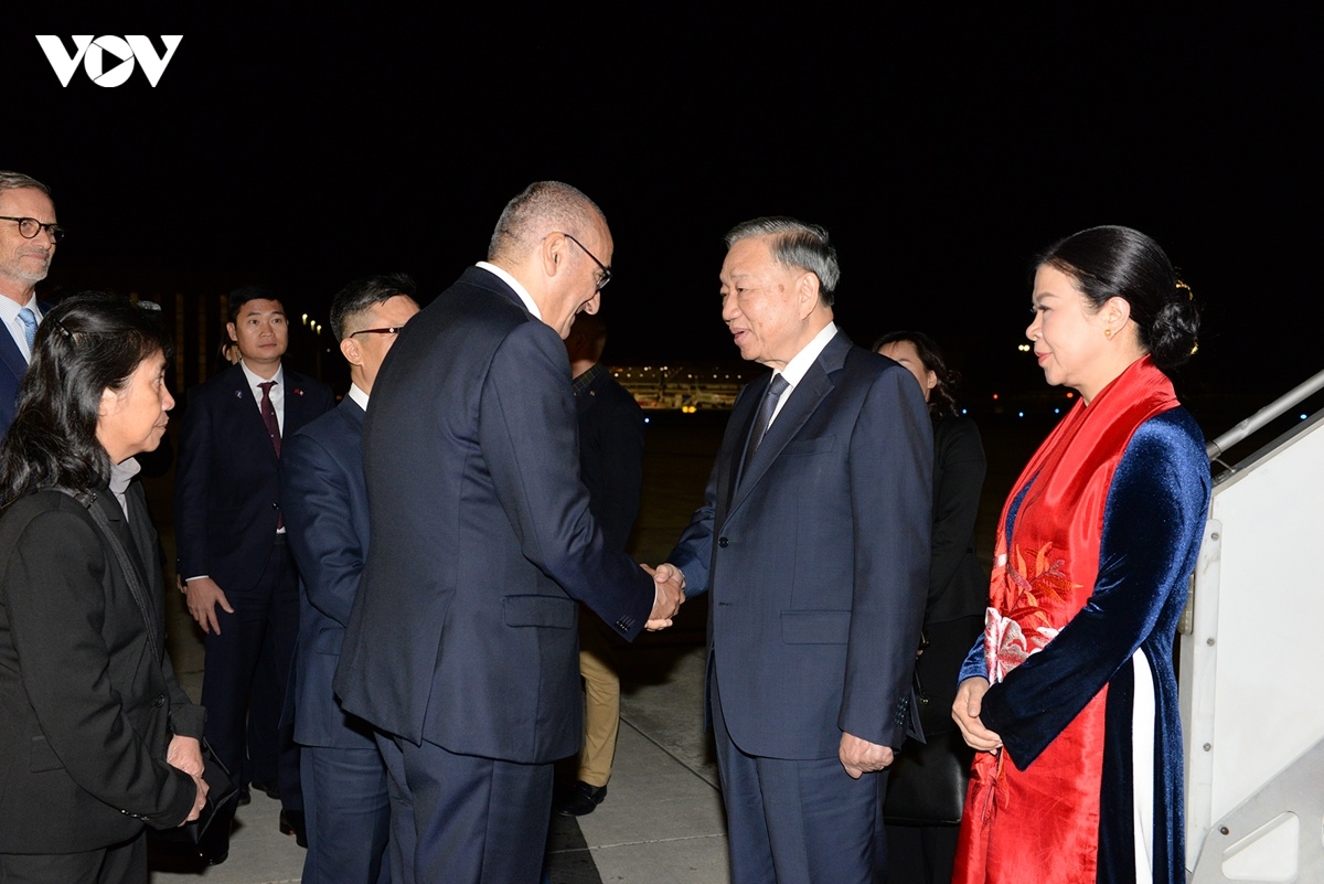 tong bi thu, chu tich nuoc to lam den paris, bat dau tham chinh thuc cong hoa phap hinh anh 2