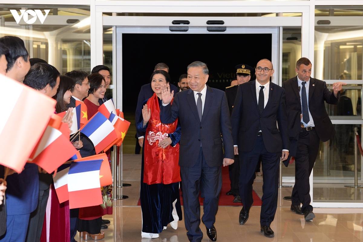 tong bi thu, chu tich nuoc to lam den paris, bat dau tham chinh thuc cong hoa phap hinh anh 6