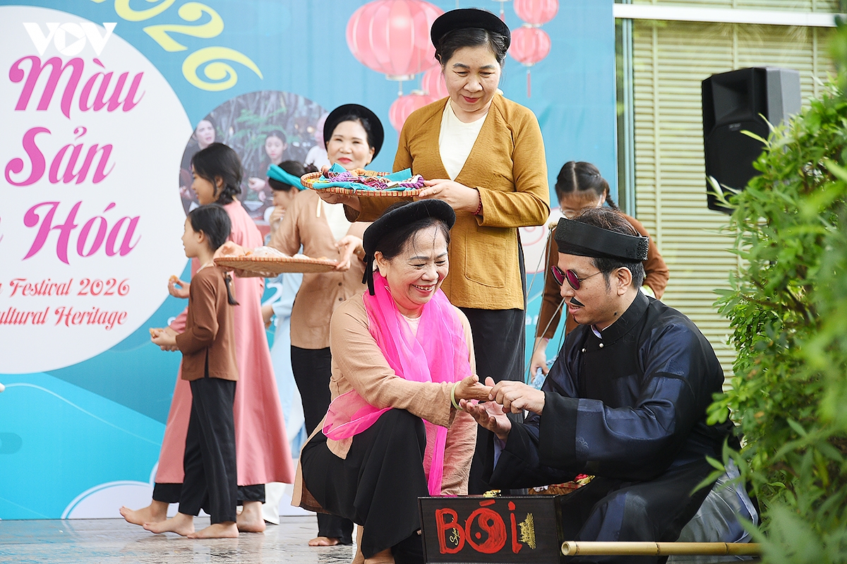 ron rang tet trung thu sac mau di san van hoa tai bao tang dan toc hoc viet nam hinh anh 2